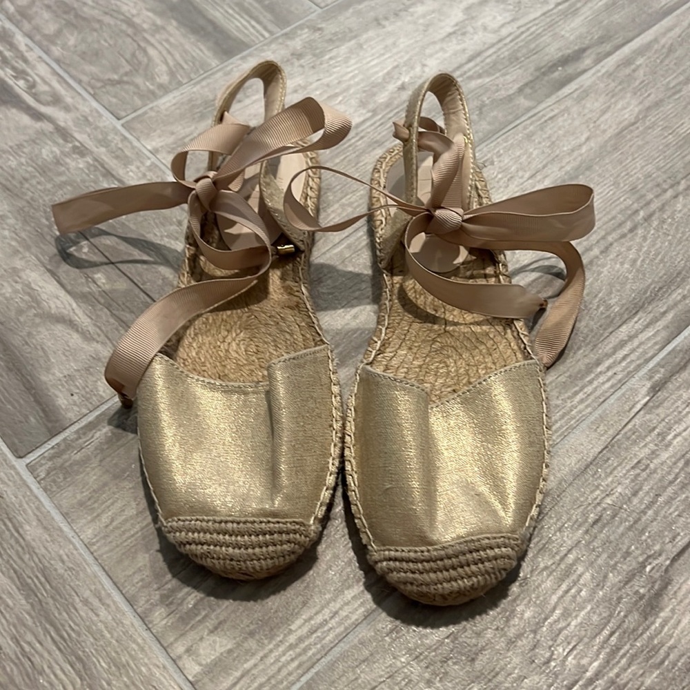 Lace shoes/sandals